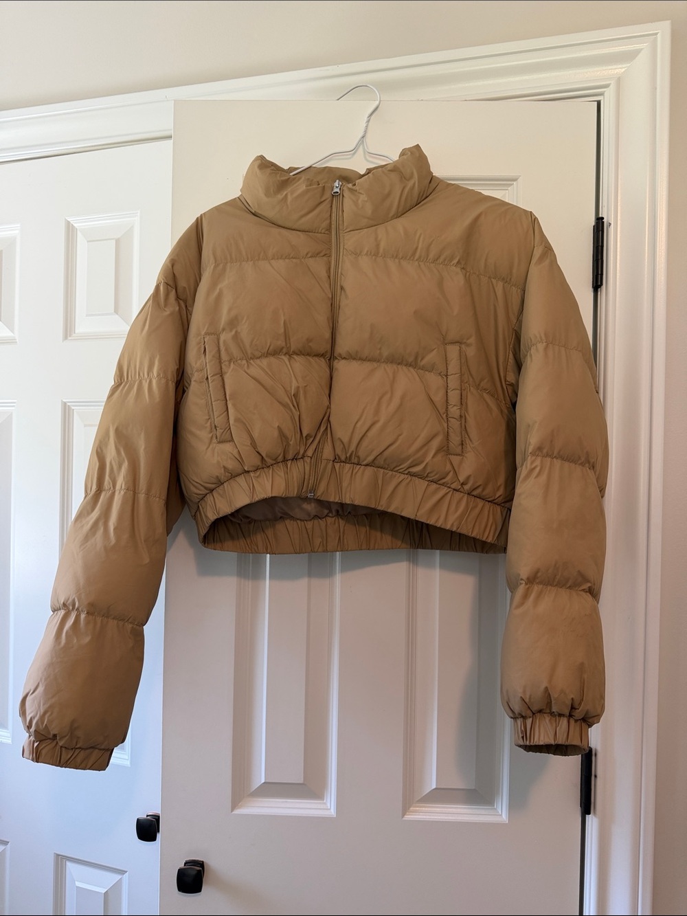 Cropped Puffer Jacket in Beige